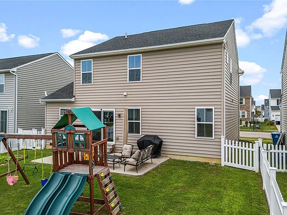 5th image of 7233 River Birch St
