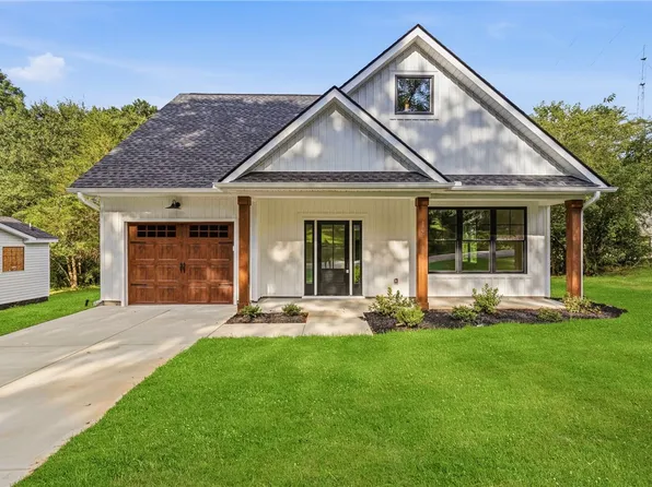 10 N Azalea St, Liberty, SC 29657