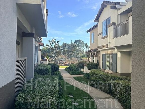 2nd image of 2352 Sunningdale Dr