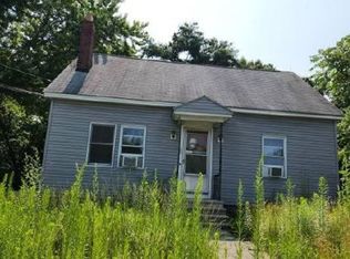 23 Pleasant St, Dracut, MA 01826