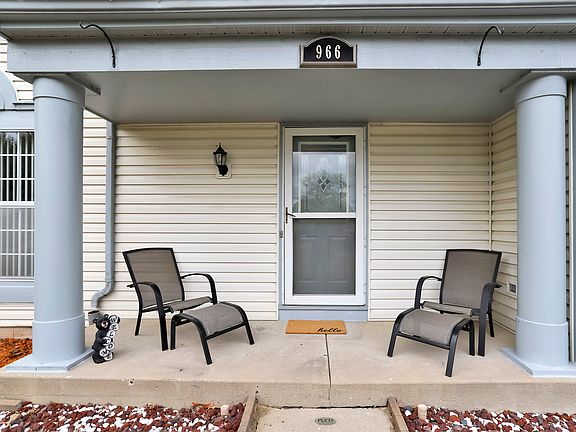 3rd image of 966 Annandale Dr