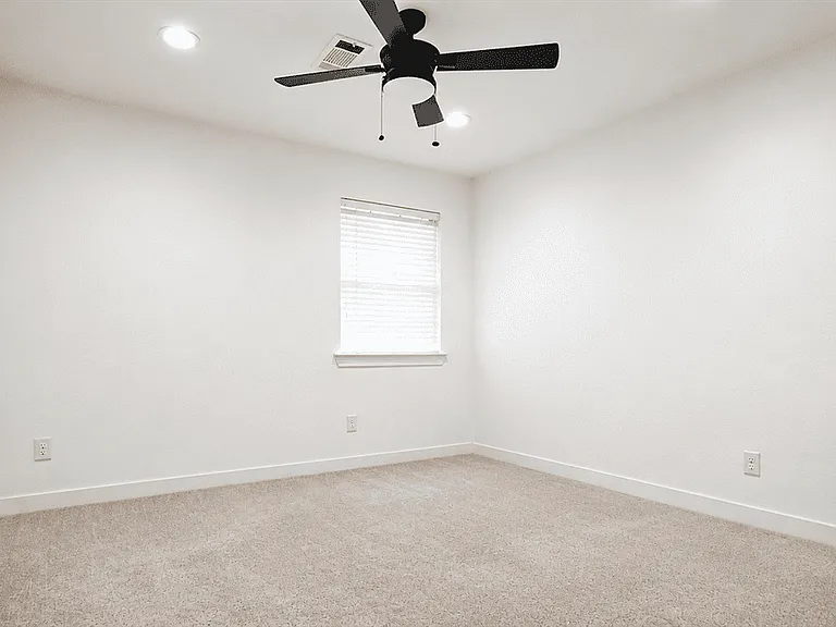 2102 Margaret St #B — Photo 11