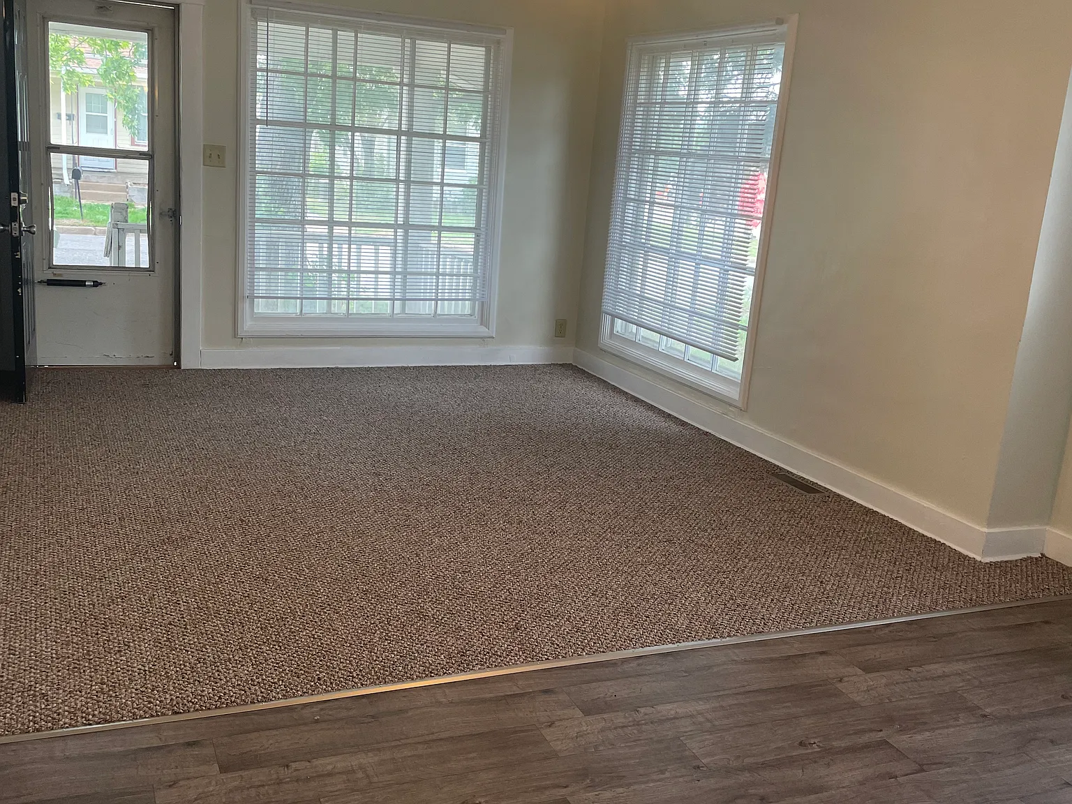 3 bed, 780 sqft, $1,000 — Photo 2