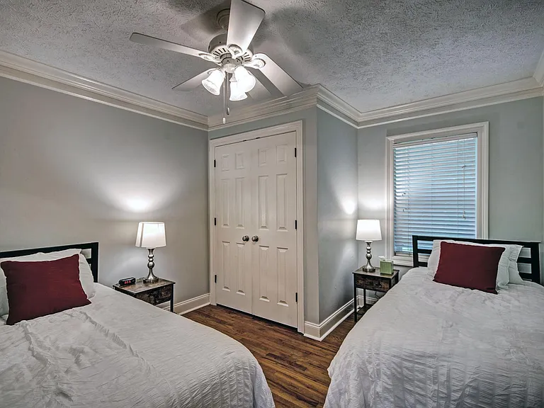 731 Reddoch Dr — Photo 6