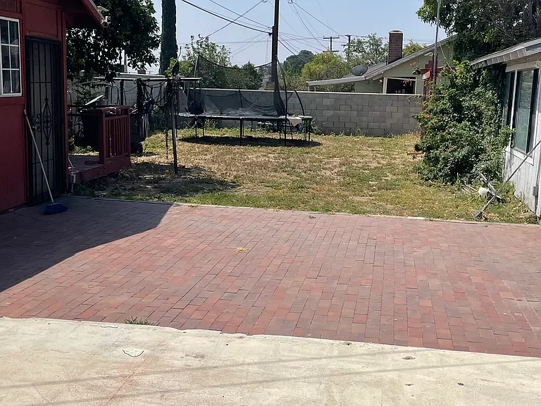 N Pampas Ave — Photo 3
