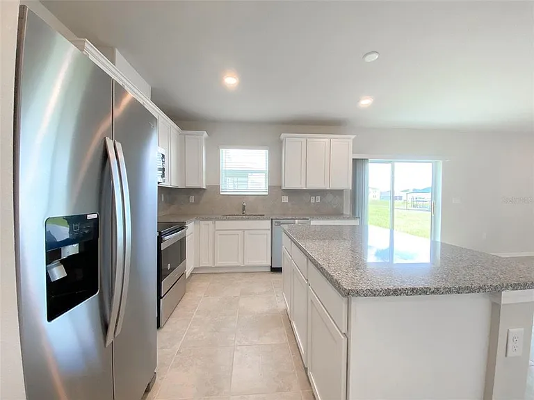 1579 Aspen Ave — Photo 9