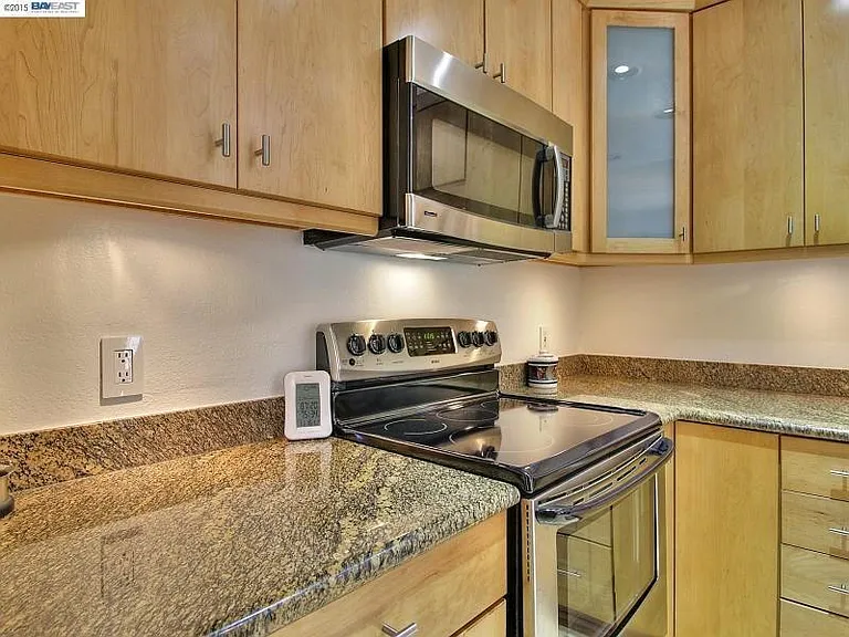 104 Rose Ln — Photo 2