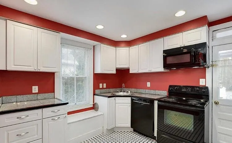 305 Lennox Ave — Photo 26