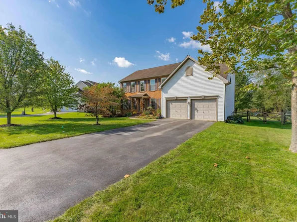105 Ponds View Dr, Oxford, PA 19363