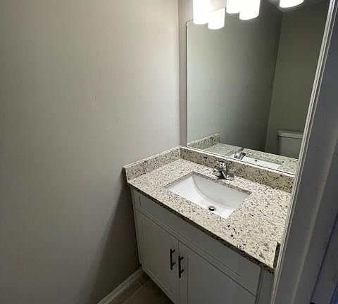 4th image of 390 Sprucewood Ct