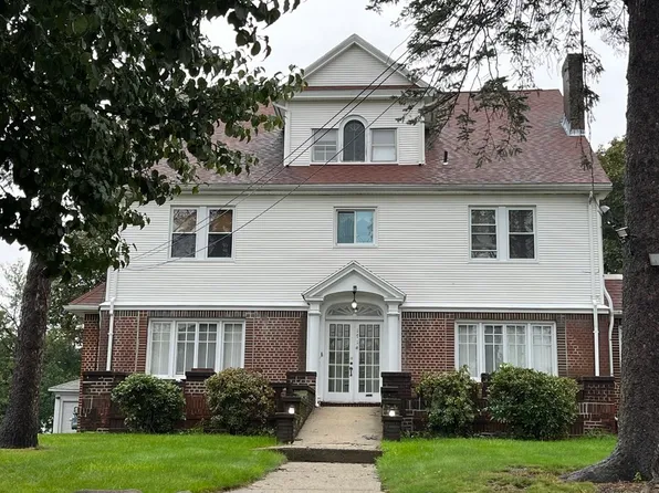 1714 Northampton St, Holyoke, MA 01040