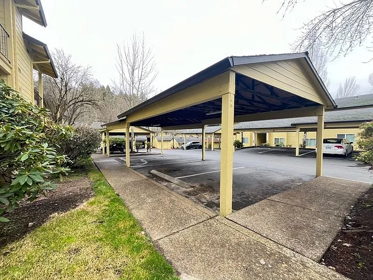 Wellington Estates — Photo 12