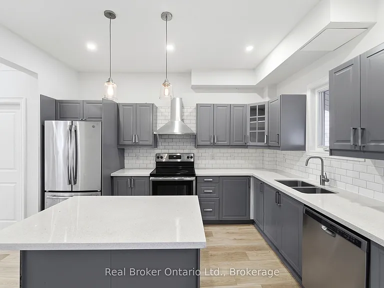 167 Rosslyn Ave N #UPPER — Photo 10