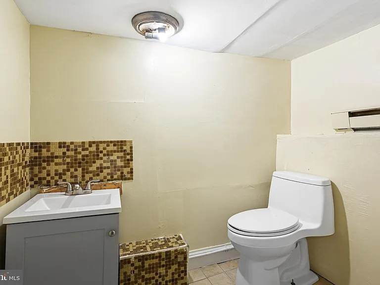 1606 S Frazier St — Photo 10