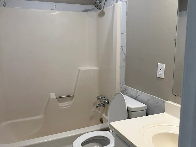 1733 W Prairie St #1733 — Photo 7