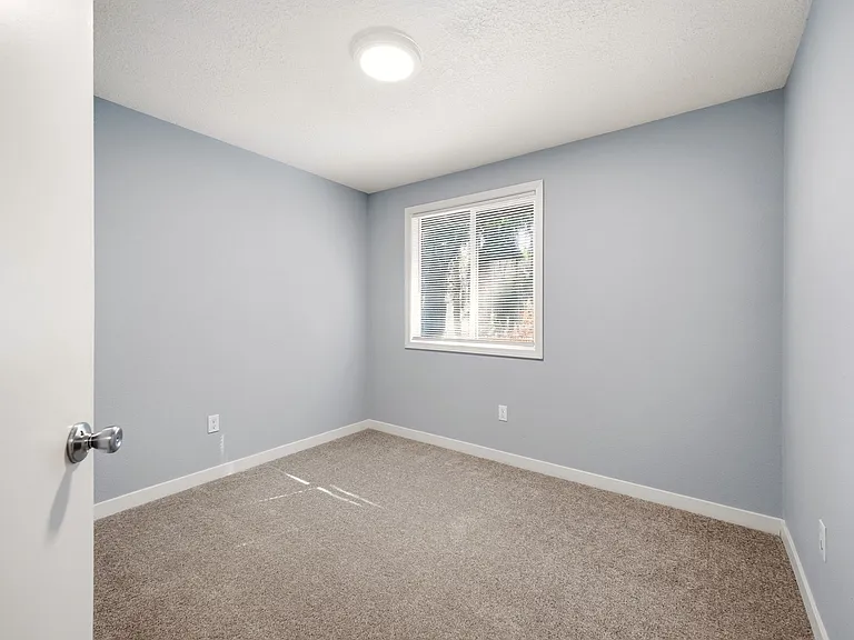 627 SE 132nd Ave — Photo 14