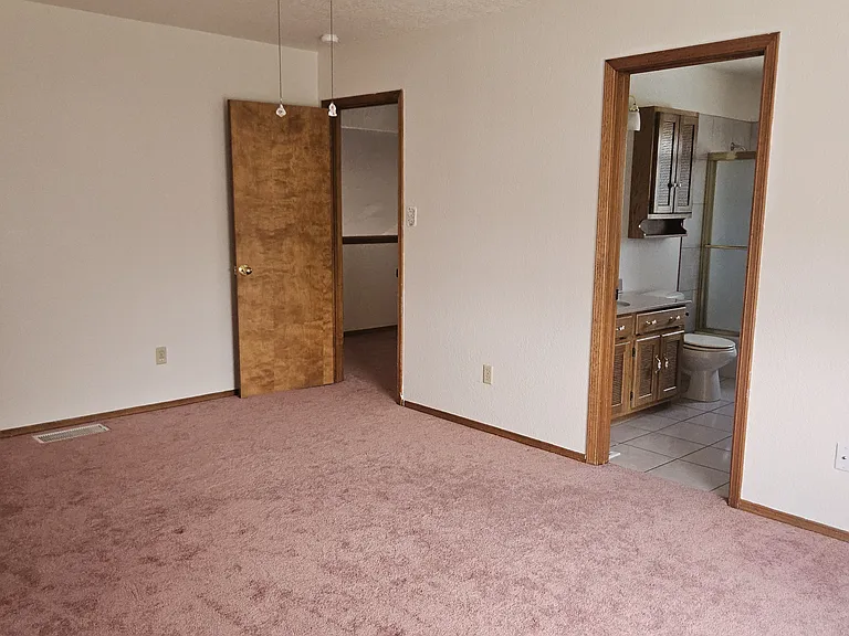 650 Frontier Dr — Photo 8