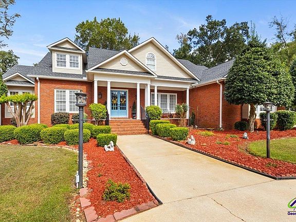 2nd image of 383 Evergreen Rd