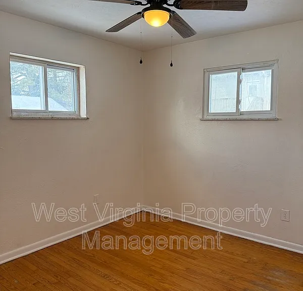 309 E Prince St — Photo 16