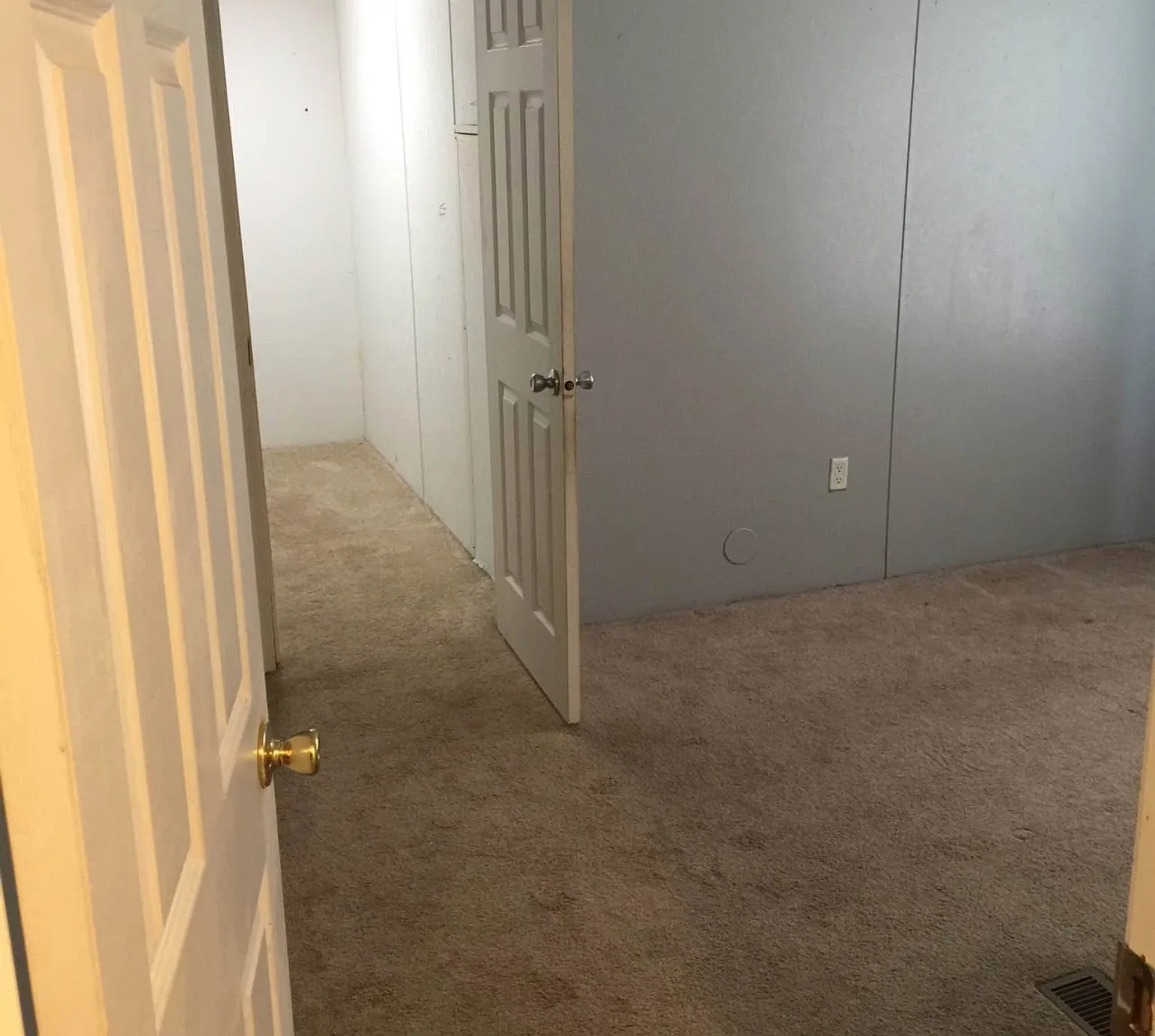 4 bed, 2400 sqft, $1,000 — Photo 4