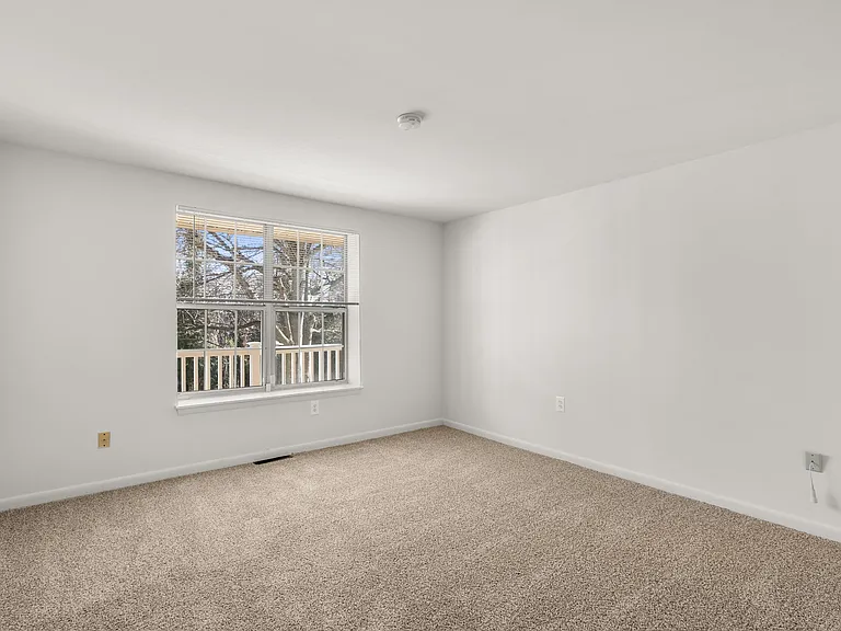 Lake Falls Apartments — Photo 12