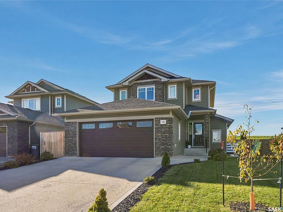 1st image of 430 Pichler Crescent