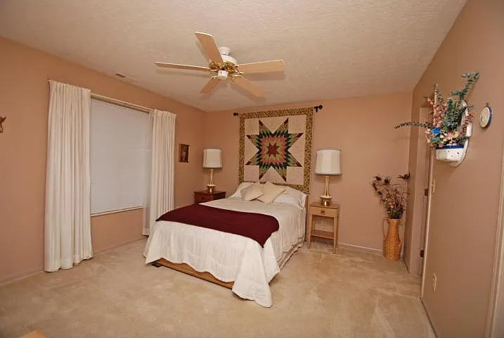 258 Villa Oaks Ln photo 1