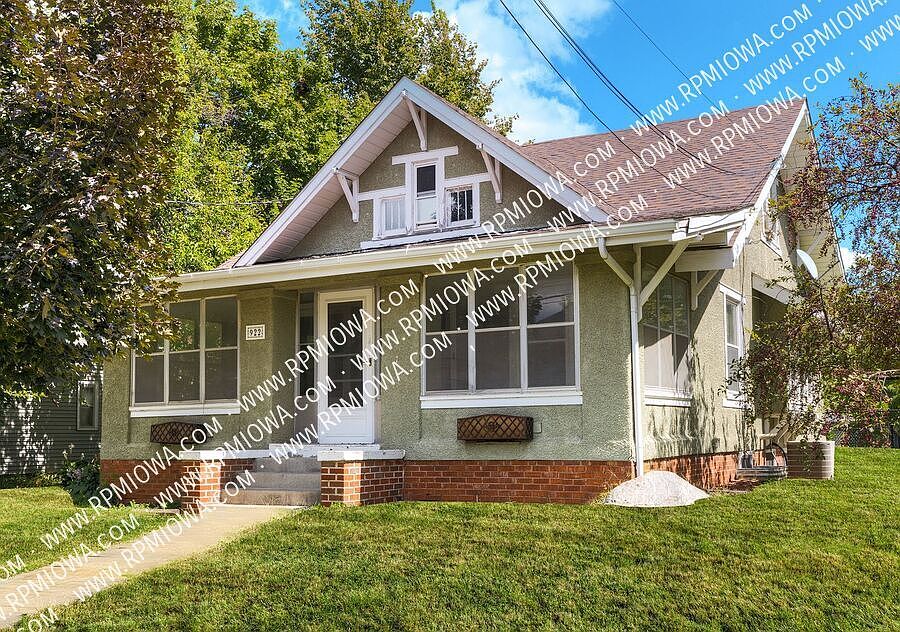 1st image of 922 Main St