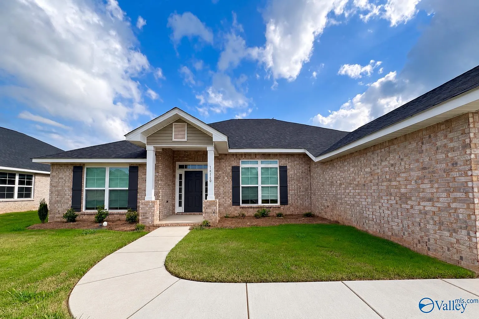 4 bed, 3.0 bath, 2300 sqft, $2,150 — Photo 2