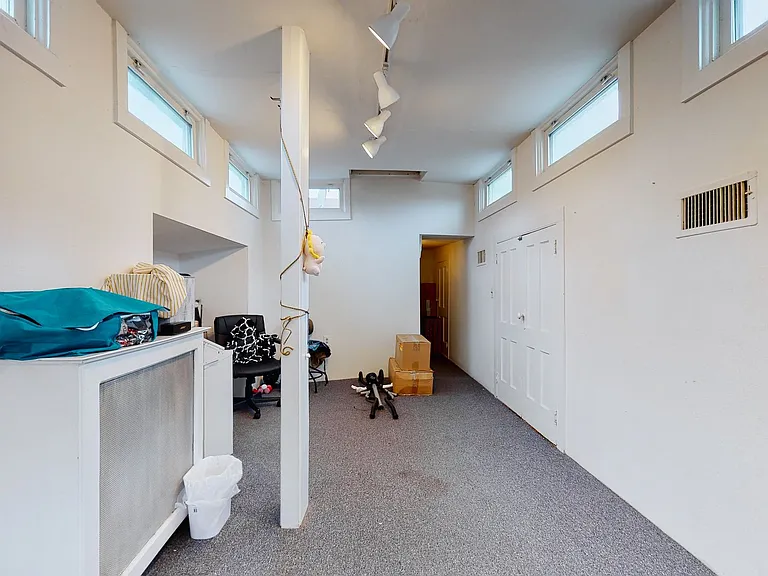 38 Trumbull St — Photo 19