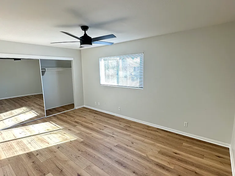1118 Persimmon Ave — Photo 25
