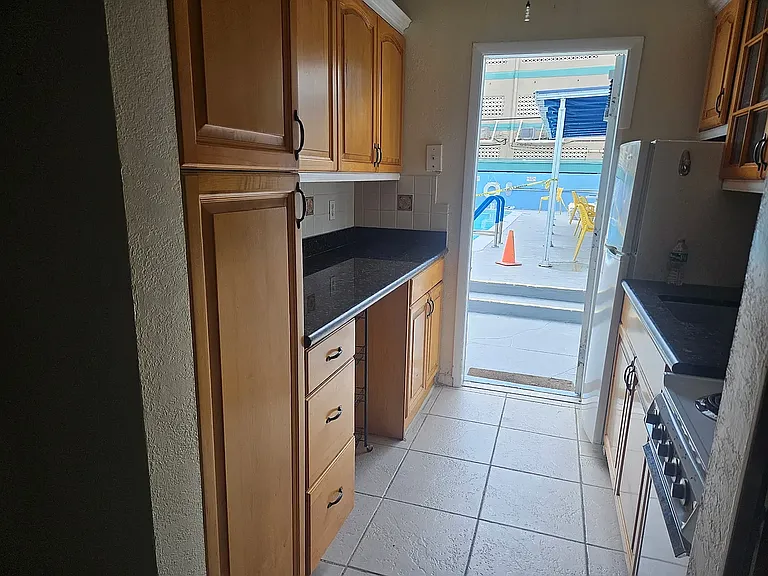 315 Van Buren St #107B — Photo 8