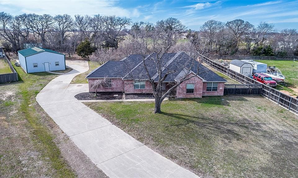 1st image of 812 Fairmeadow Cir