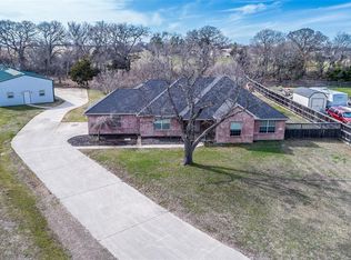 812 Fairmeadow Cir, Aubrey, TX 76227