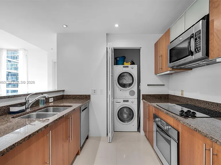 300 S Biscayne Blvd #T-3702 — Photo 4