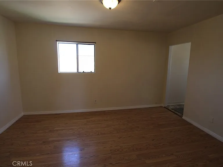 1051 W 46th St — Photo 14