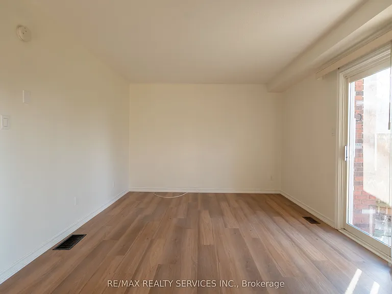 100 Brownleigh Ave #176 — Photo 12