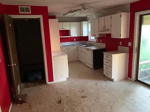3rd image of 510 W Montgomery St