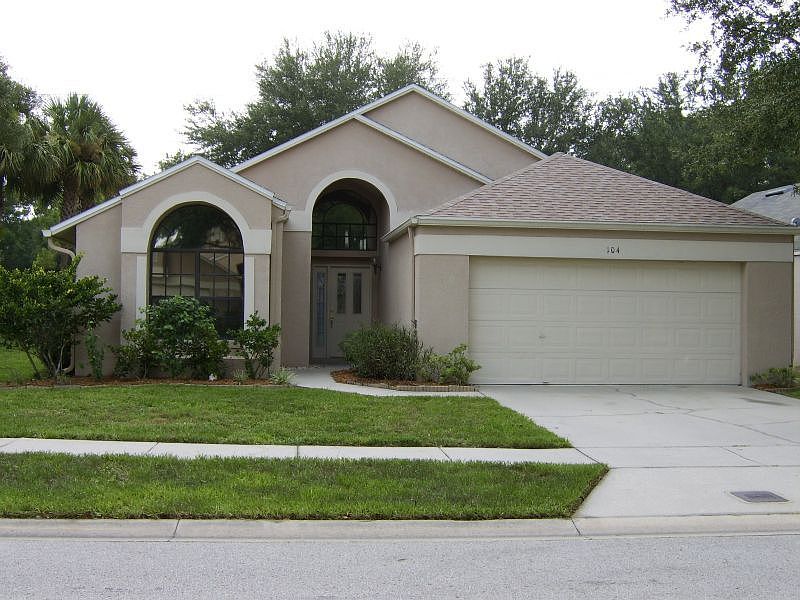 1st image of 104 Lakebreeze Cir