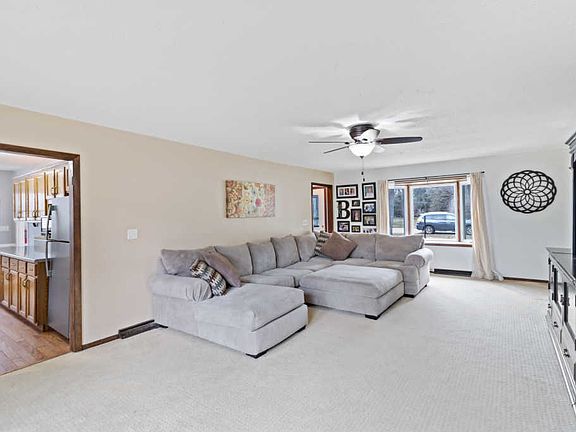 4th image of W378N5818 Farmwood Hts