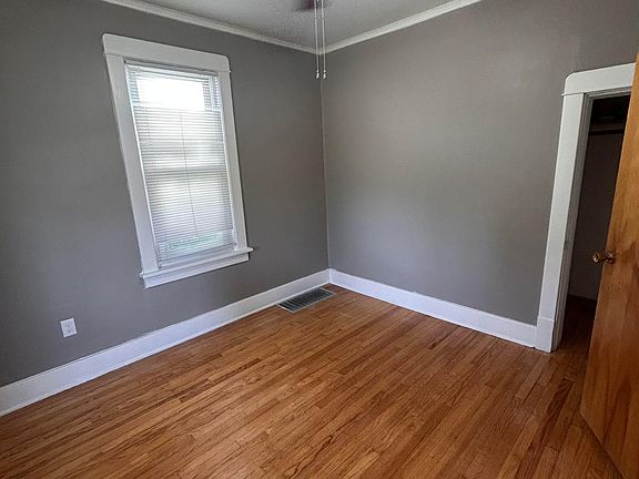 4th image of 5009 S 42nd St