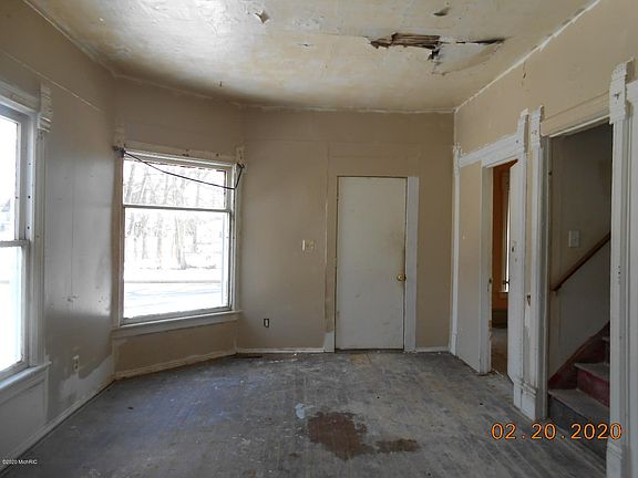2nd image of 14 New England Ave