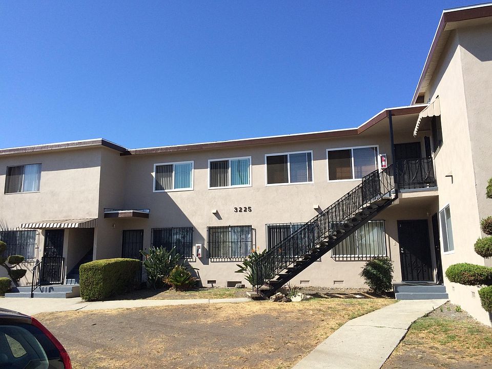 1st image of 3225 W 36th St APT 3