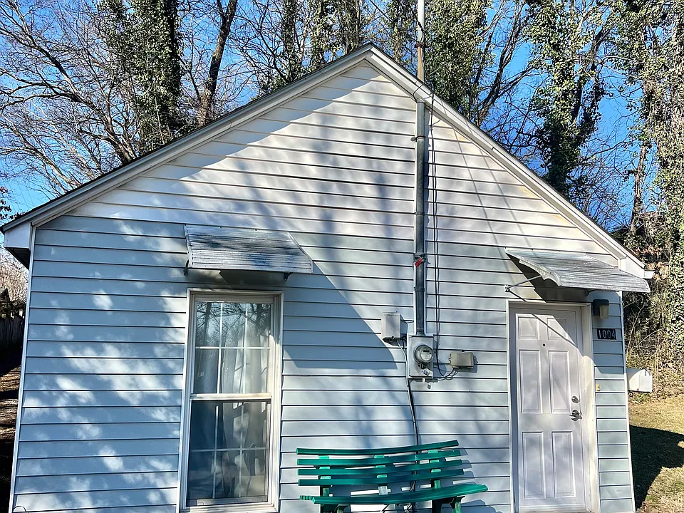 1004 3rd Ave