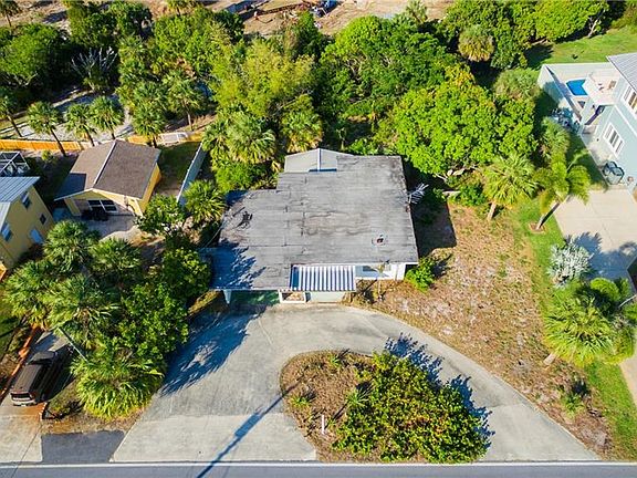 4th image of 3515 NE Skyline Dr