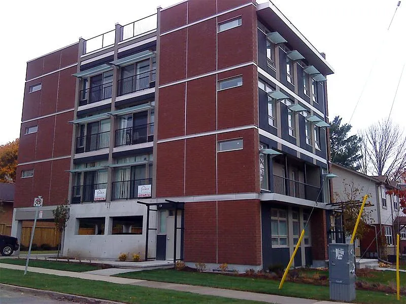 116 University Ave W