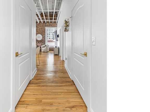 5th image of 300 20th St N APT 307