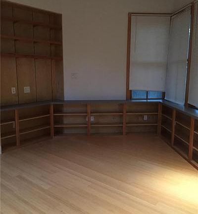 3rd image of 926 Cambronne St