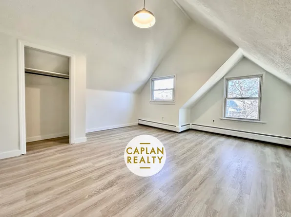 208 Howard Ave #C, New Haven, CT 06519