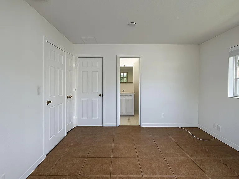 1671 NE 33rd St #1 — Photo 9